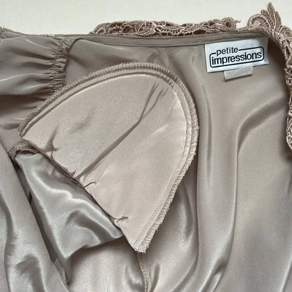 Vintage Tan Embroidered Collar Pleated Front Hidden Button Down Blouse 8P - Picture 11 of 11